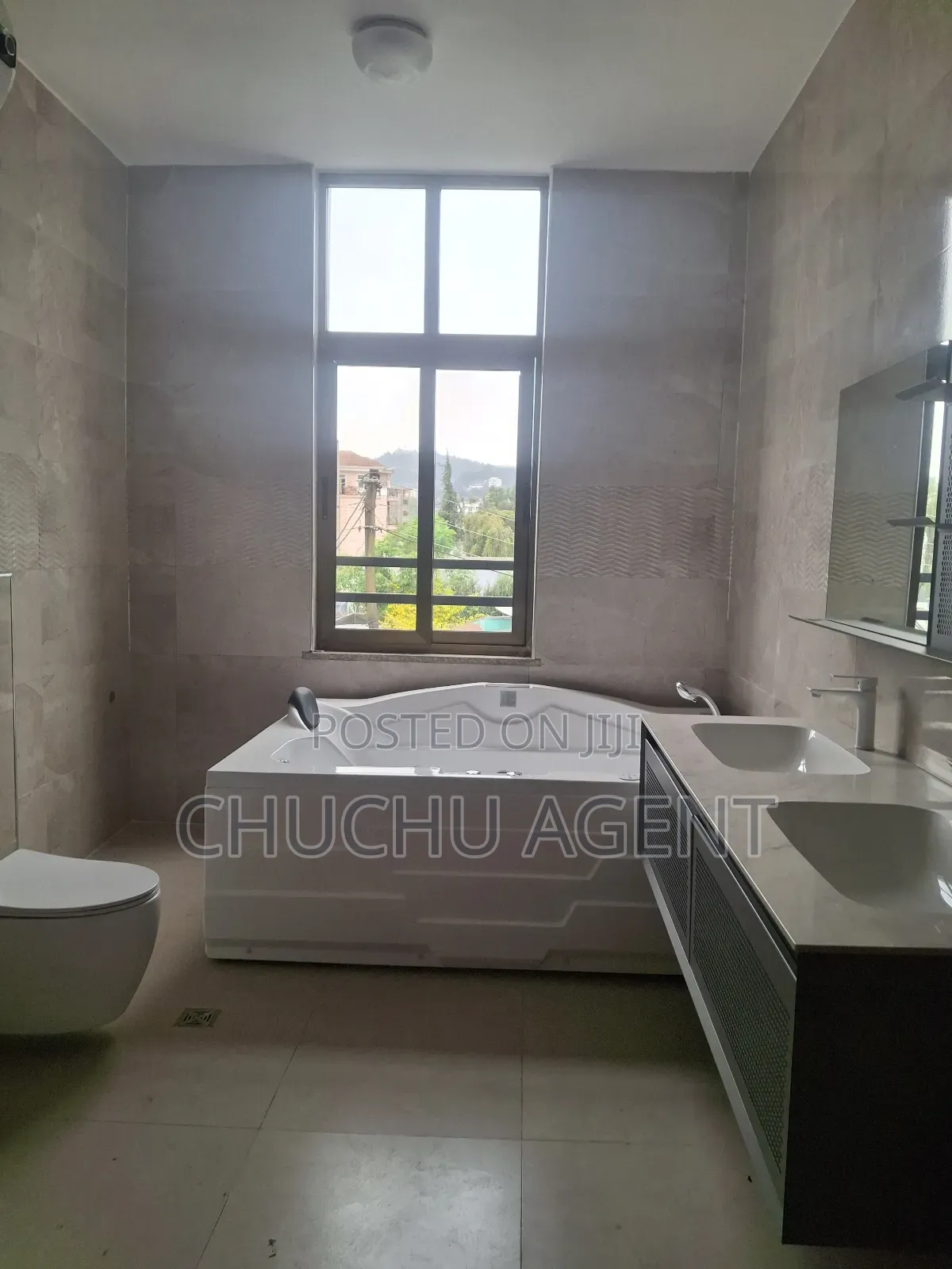 8bdrm House in Bole for sale