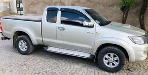 Toyota Hilux 2012 Gold