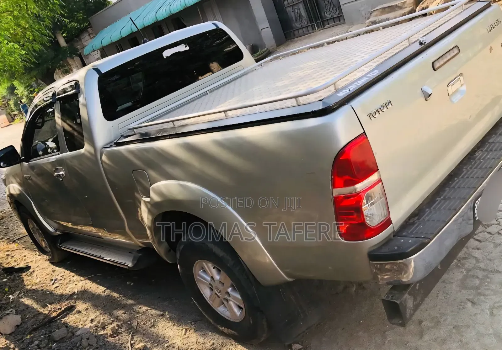 Toyota Hilux 2012 Gold