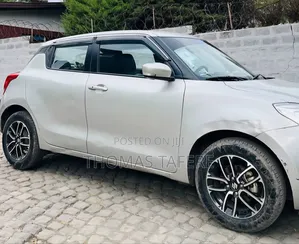 Suzuki Swift 2022 Silver
