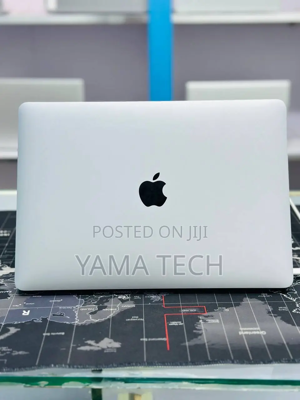 New Laptop Apple MacBook Pro 2022 M2 8GB Apple M2 SSD 256GB