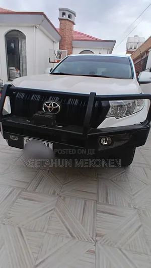 Toyota Land Cruiser 2019 White