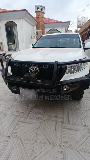 Toyota Land Cruiser 2019 White