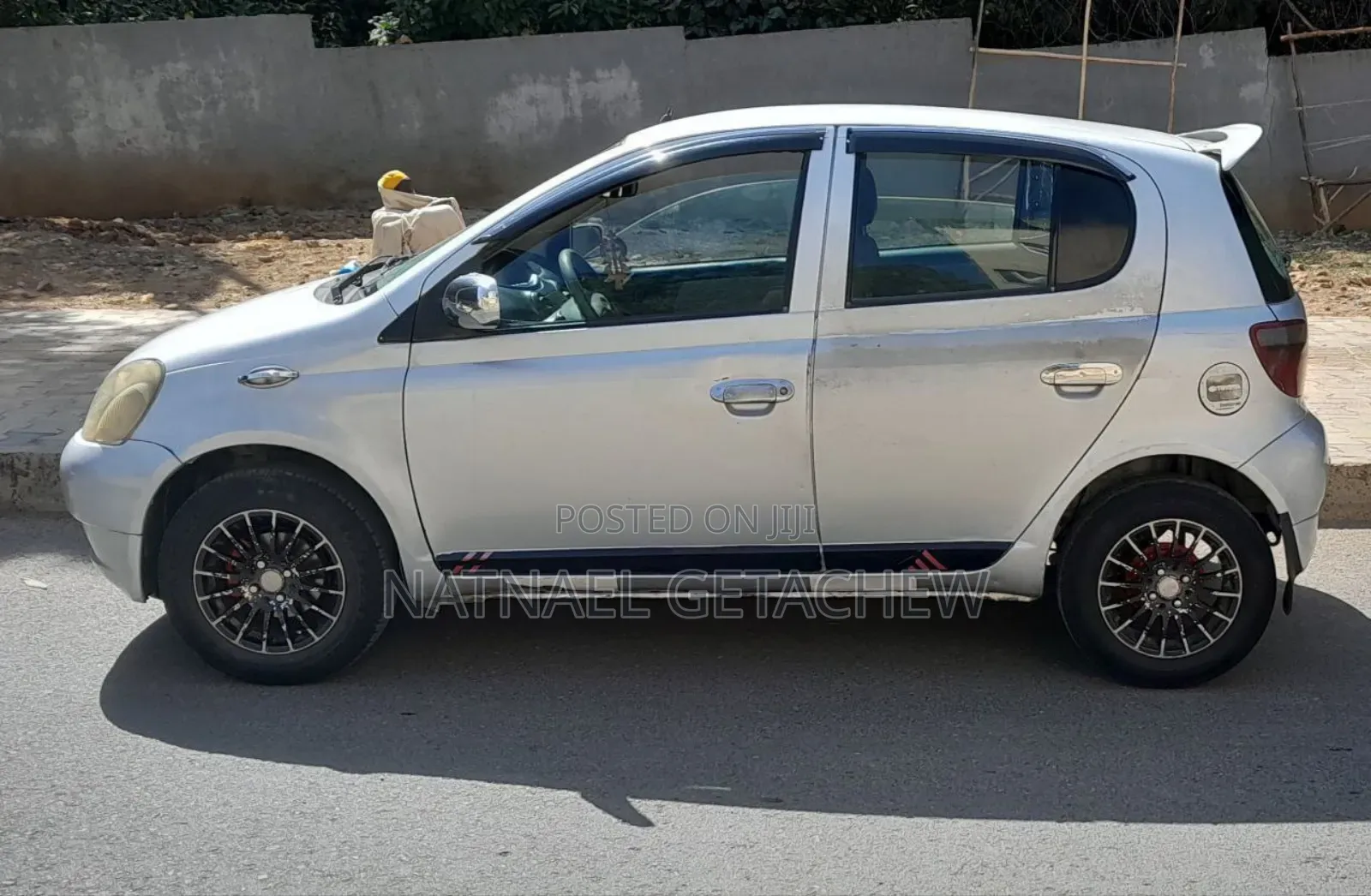 Toyota Vitz 2000 Silver