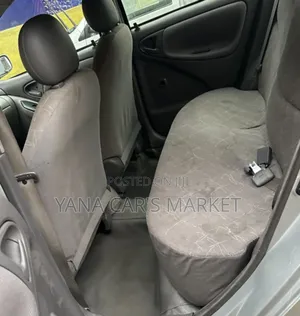 Toyota Platz 2001 Silver