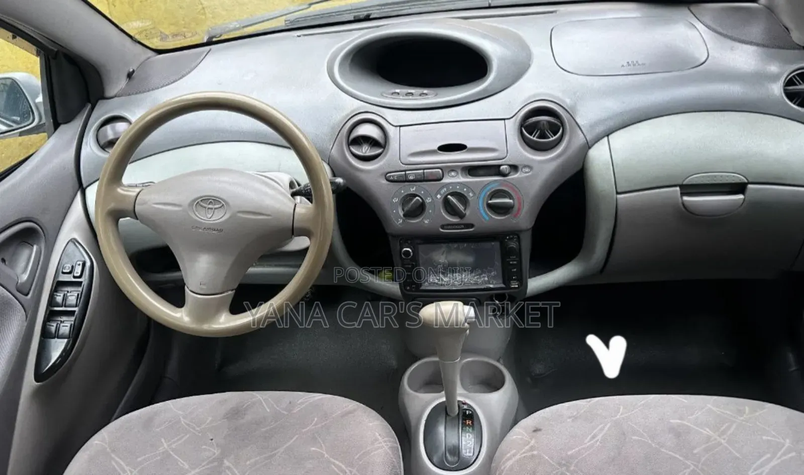 Toyota Platz 2001 Silver