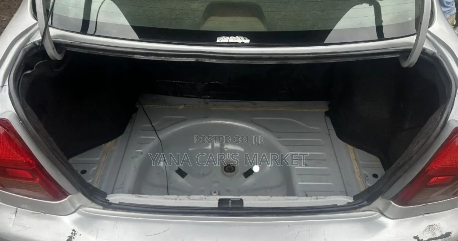 Toyota Platz 2001 Silver