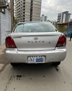 Toyota Platz 2001 Silver