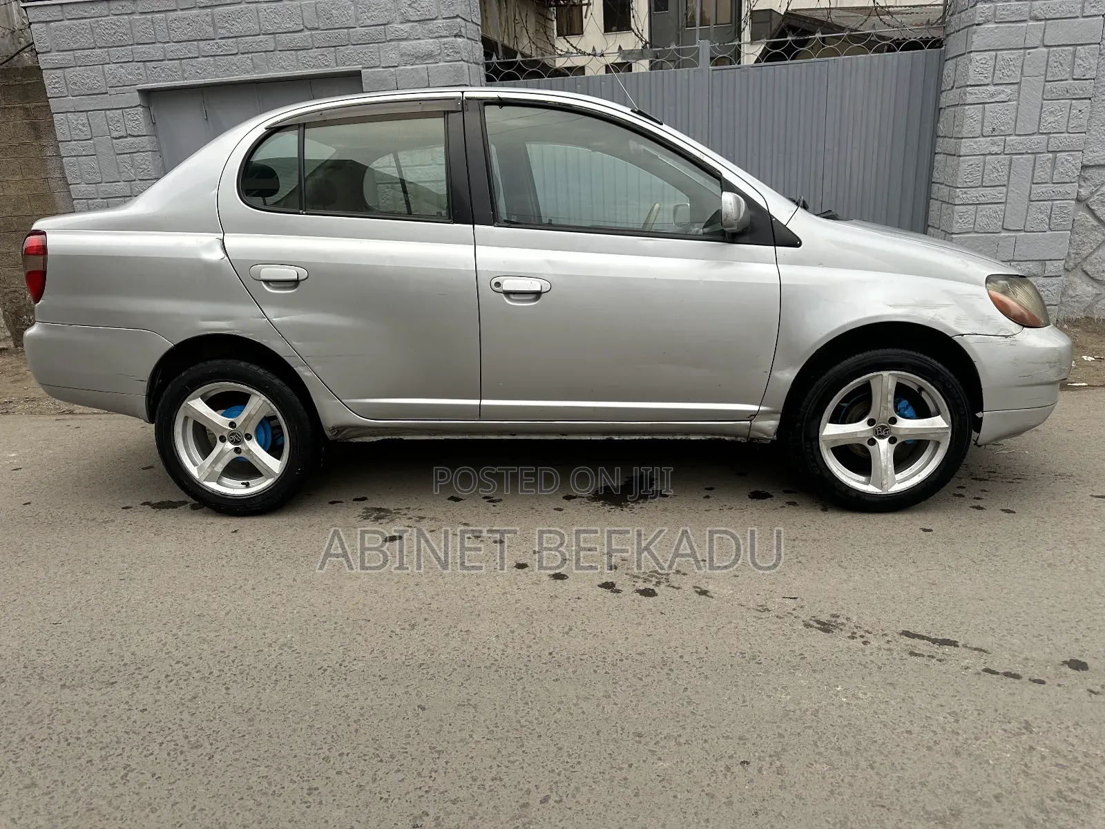 Toyota Platz 2001 Silver