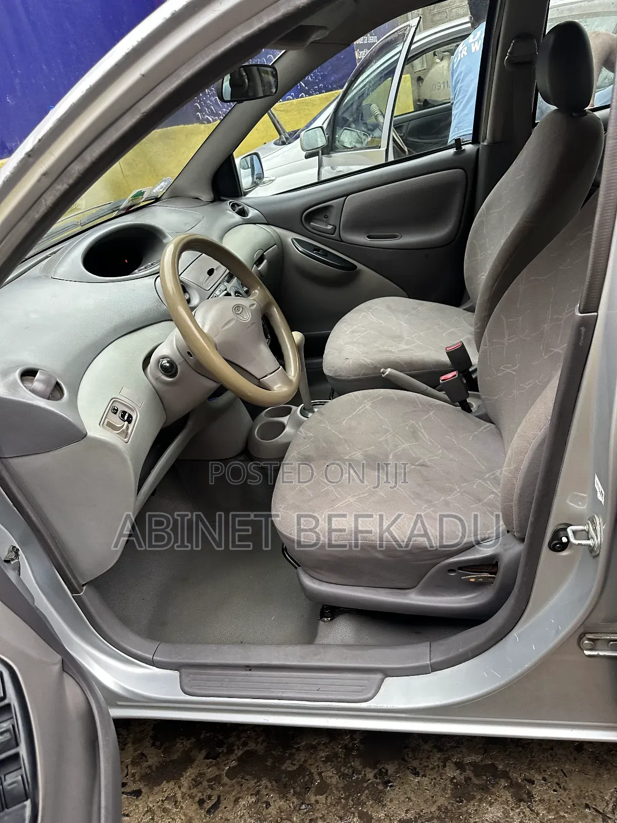 Toyota Platz 2001 Silver