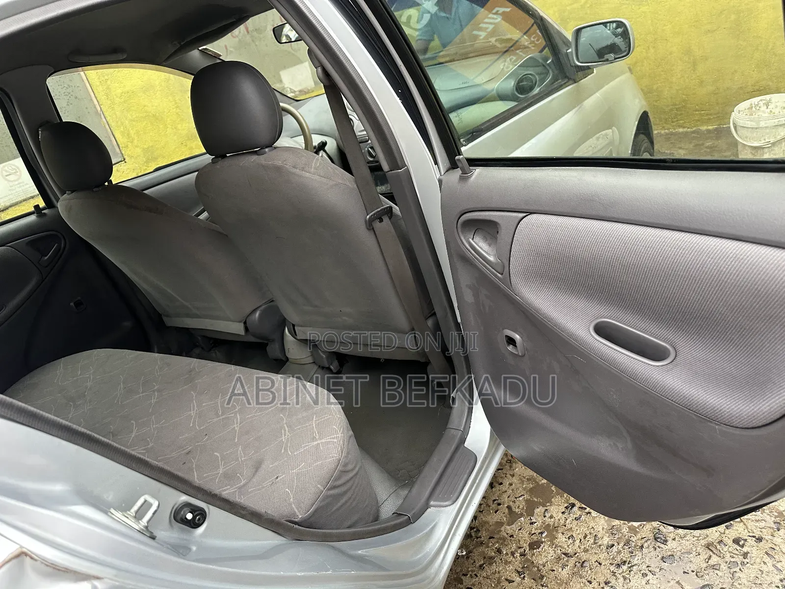 Toyota Platz 2001 Silver