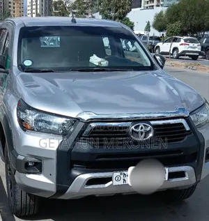 Toyota Hilux 2021 Silver