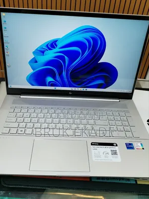 New Laptop HP Envy 17 16GB Intel Core i7 SSD 512GB
