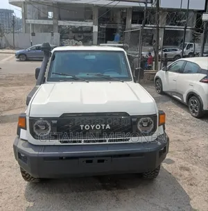 Toyota Land Cruiser 2018 White