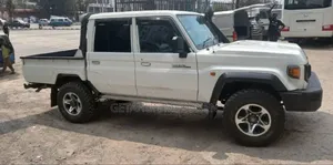 Toyota Land Cruiser 2018 White