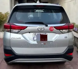 Toyota Rush 2023 Silver