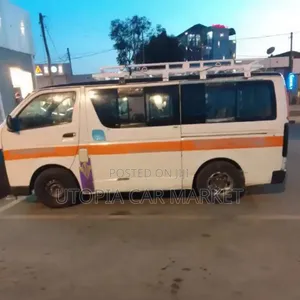 Toyota HiAce 2006