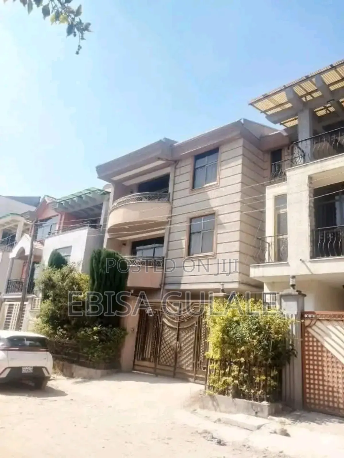 Furnished 4bdrm Farm House in Yeka for sale