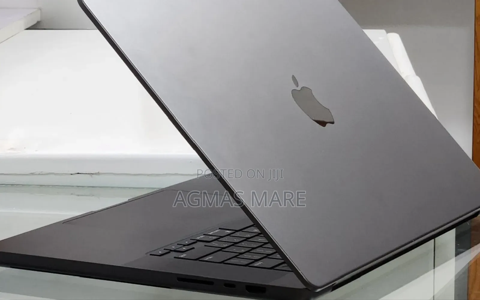 New Apple MacBook Pro 2024 M3 Max 16-inch 32GB Apple M3 Max SSD 1T
