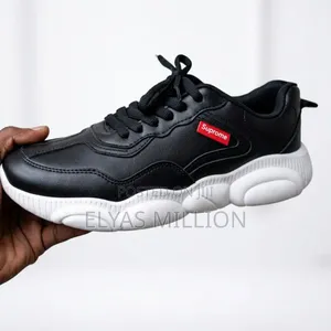 Black Sneaker
