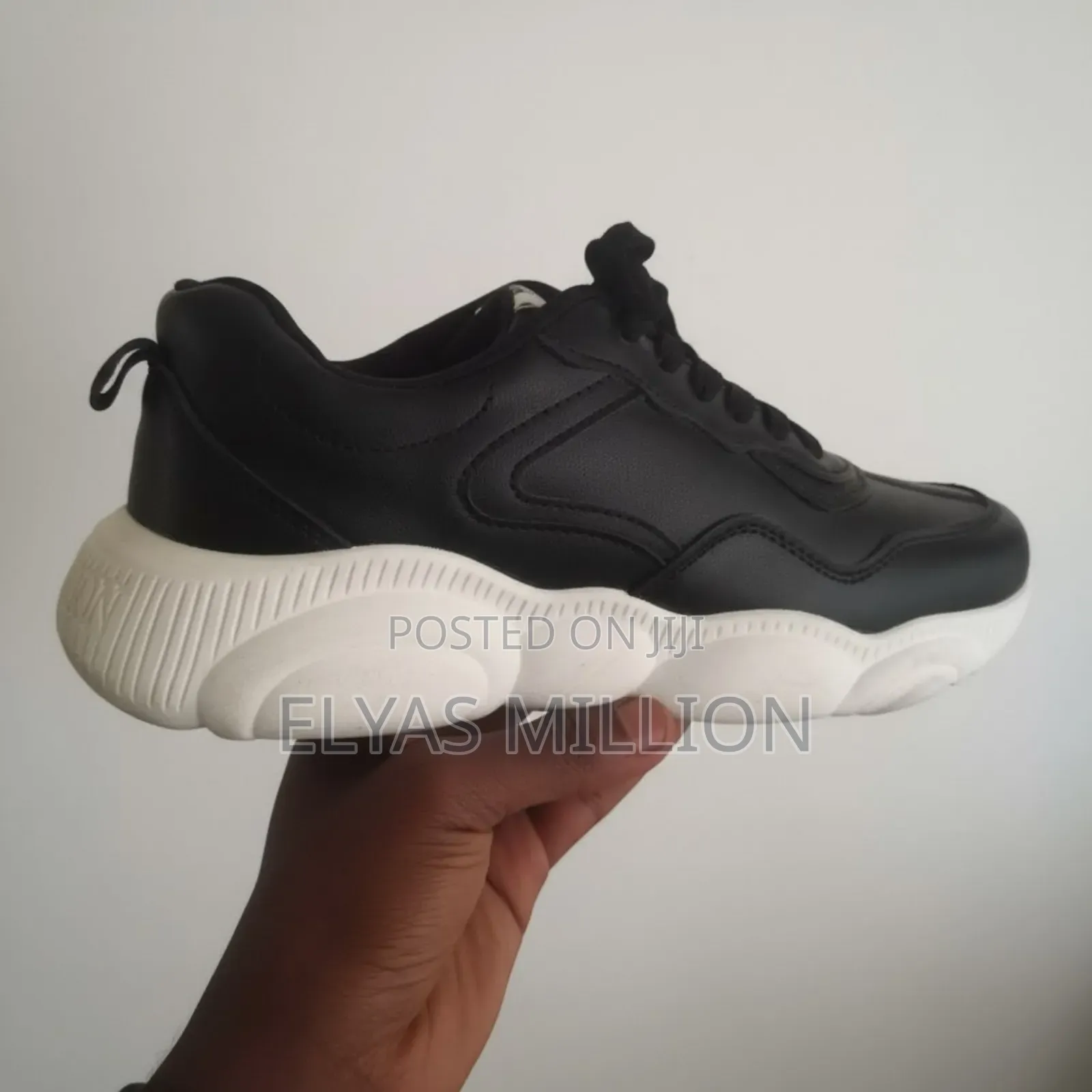 Black Sneaker