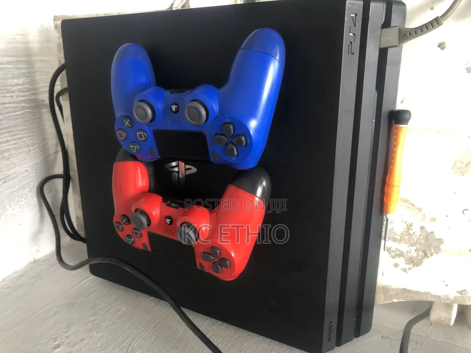 Ps4 Pro With 2original Joysticks