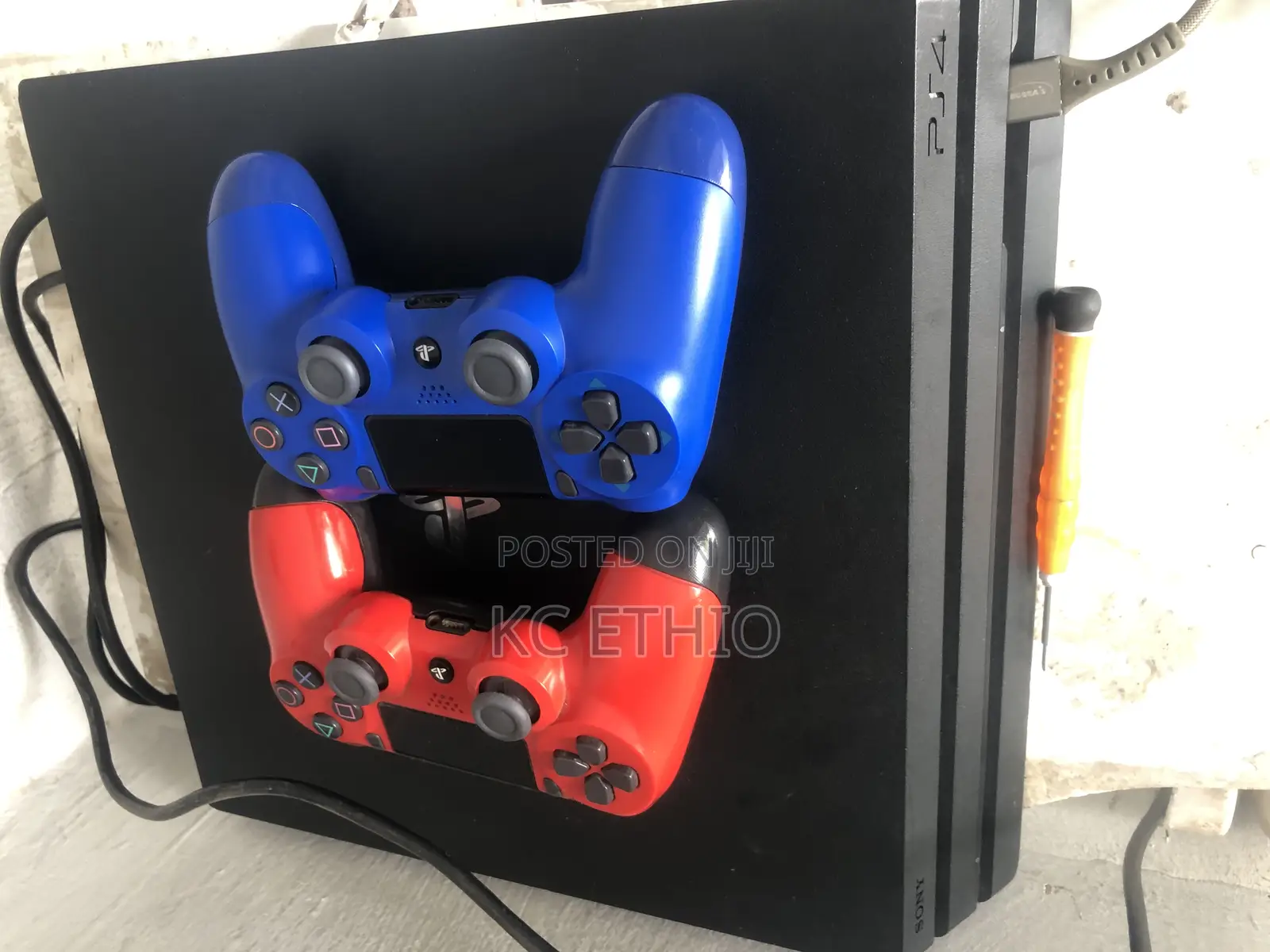 Ps4 Pro With 2original Joysticks