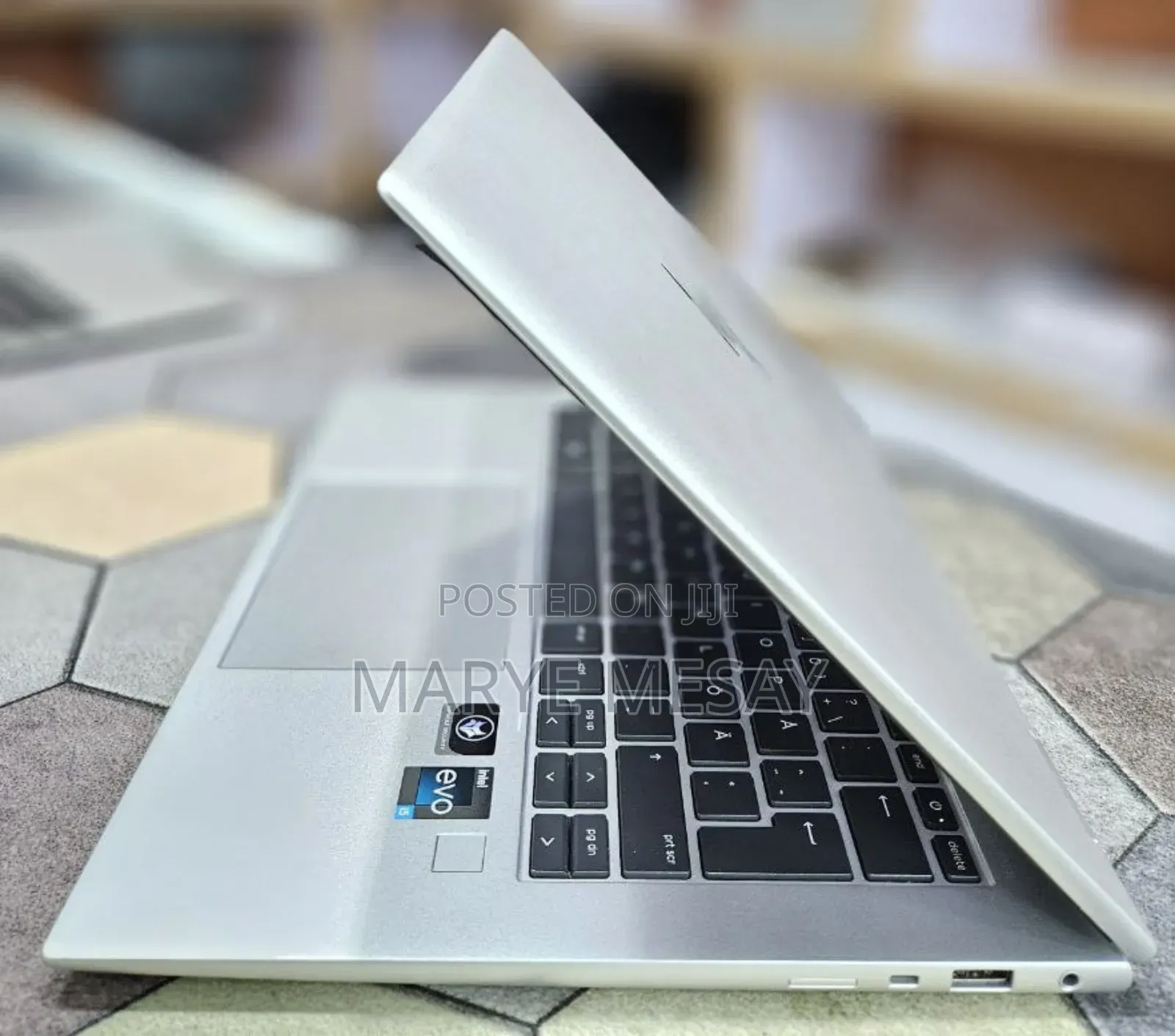 New Laptop HP EliteBook 1040 G8 16GB Intel Core i5 SSD 512GB