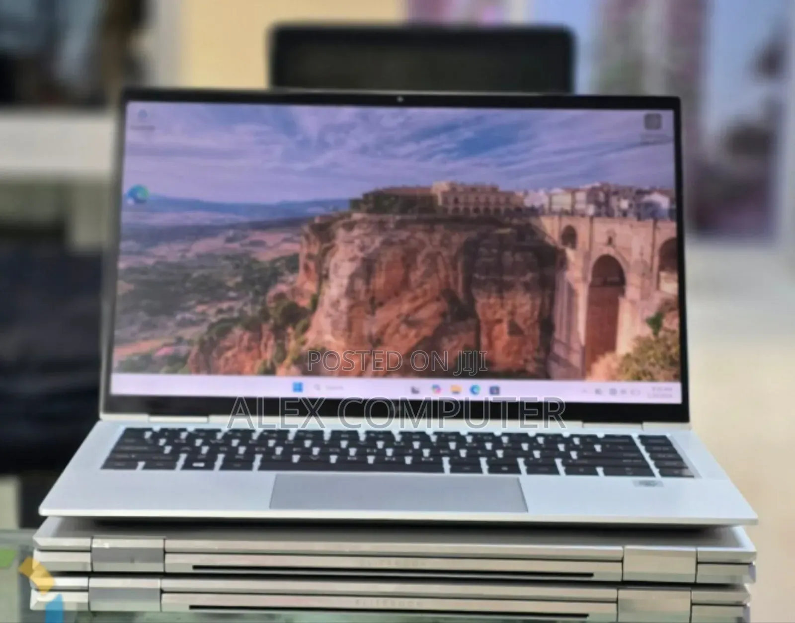 New Laptop HP EliteBook x360 1040 G7 16GB Intel Core i7 SSD 512GB