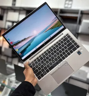 New Laptop HP EliteBook 830 G8 8GB Intel Core i7 SSD 512GB