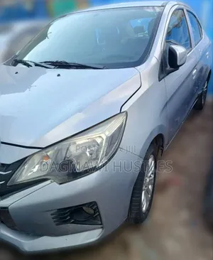 Mitsubishi Attrage 2021 Silver