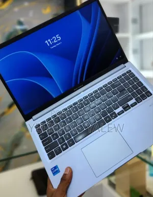 New Laptop Asus VivoBook 15 X505BA 16GB Intel Core i7 SSD 512GB