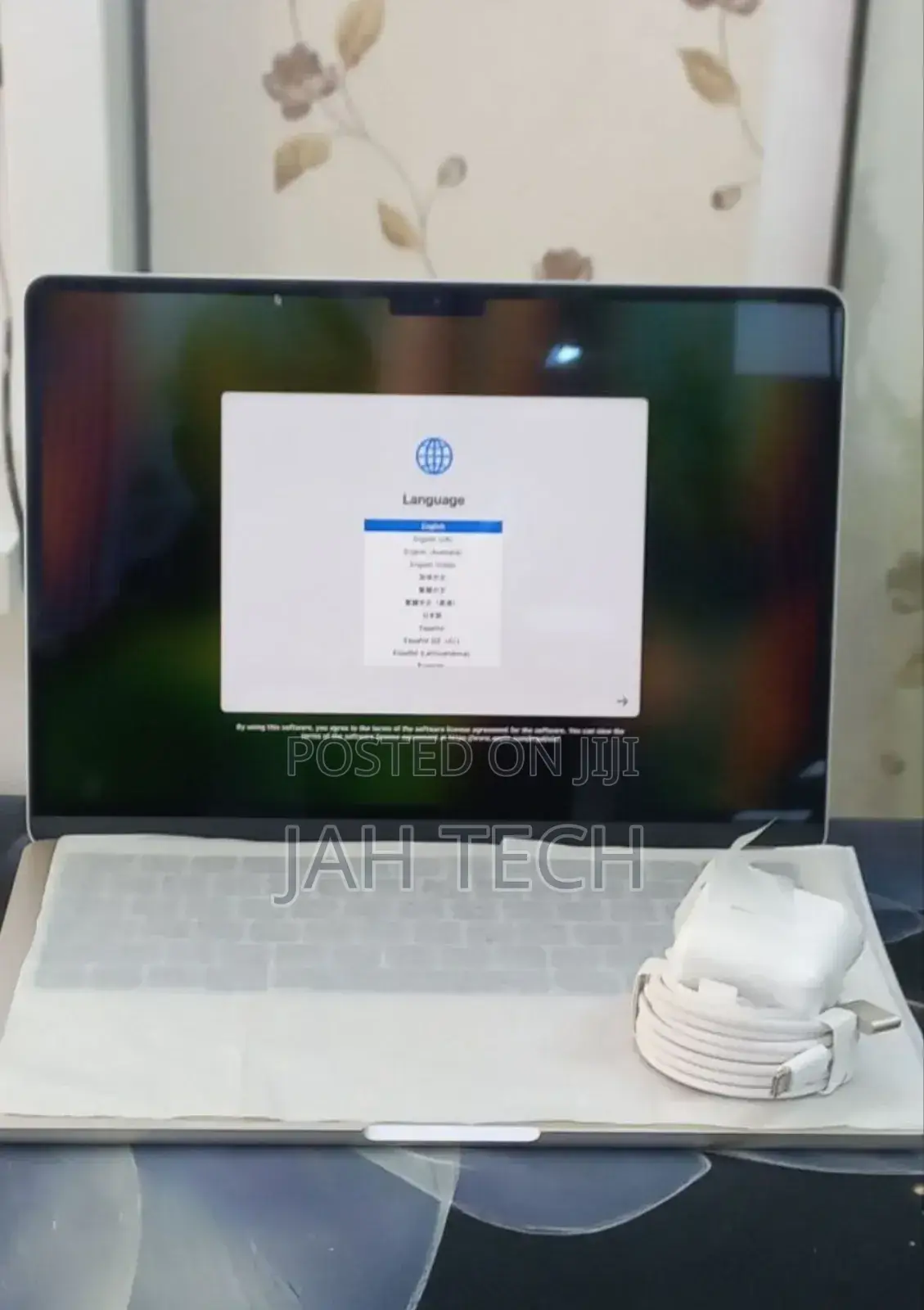 New Laptop Apple MacBook Air 2025 M4 13-inch 16GB Apple M4 SSD 256GB