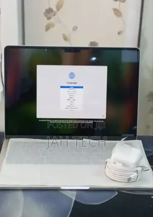 New Laptop Apple MacBook Air 2025 M4 13-inch 16GB Apple M4 SSD 256GB
