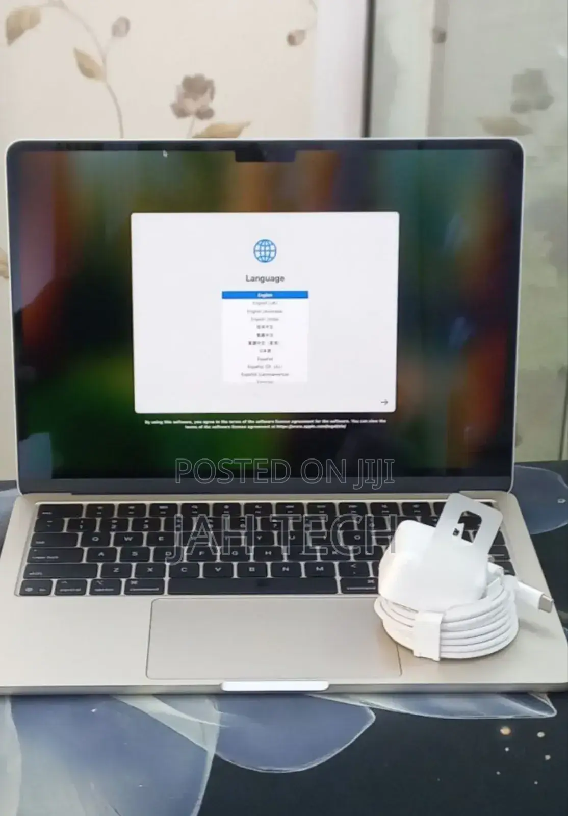 New Laptop Apple MacBook Air 2025 M4 13-inch 16GB Apple M4 SSD 256GB