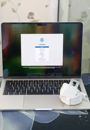 New Laptop Apple MacBook Air 2025 M4 13-inch 16GB Apple M4 SSD 256GB