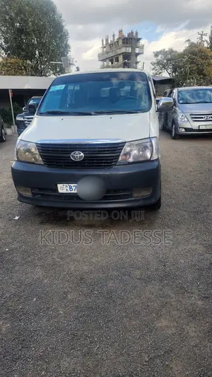 Toyota HiAce 2011 White