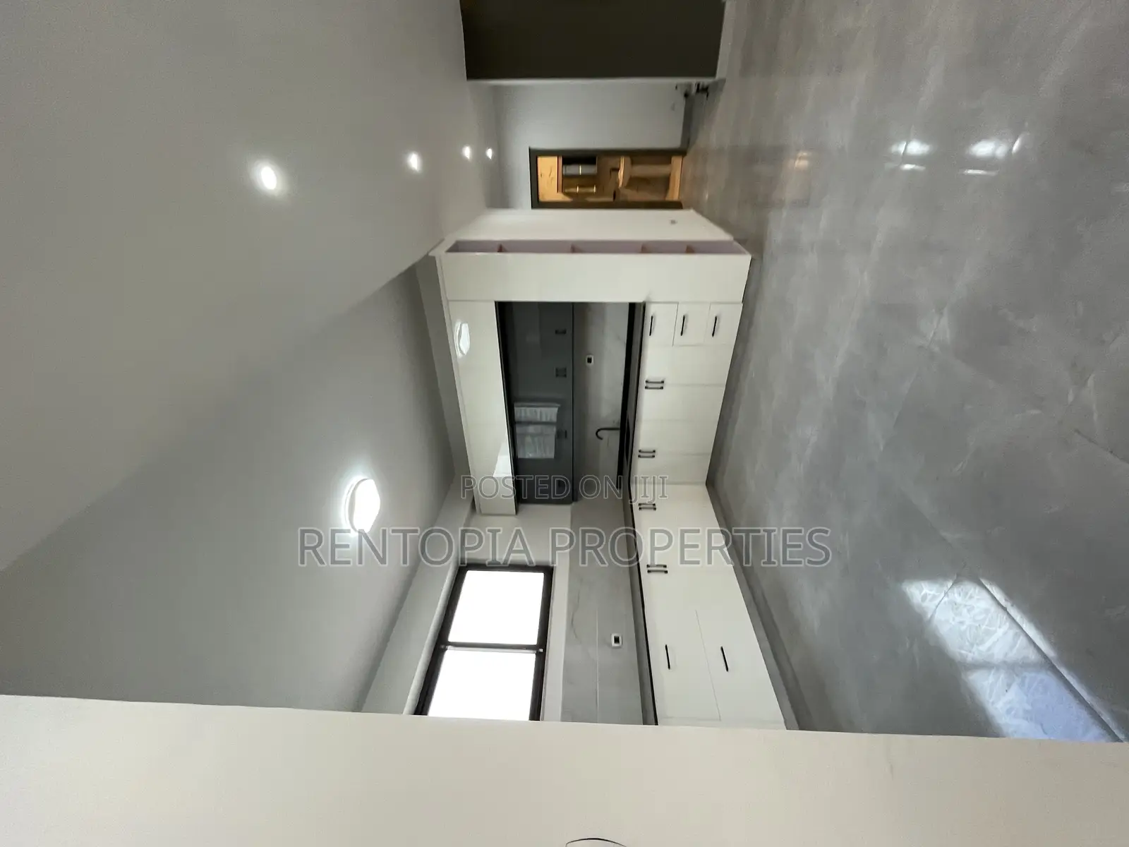 4bdrm Apartment in Yeka for rent