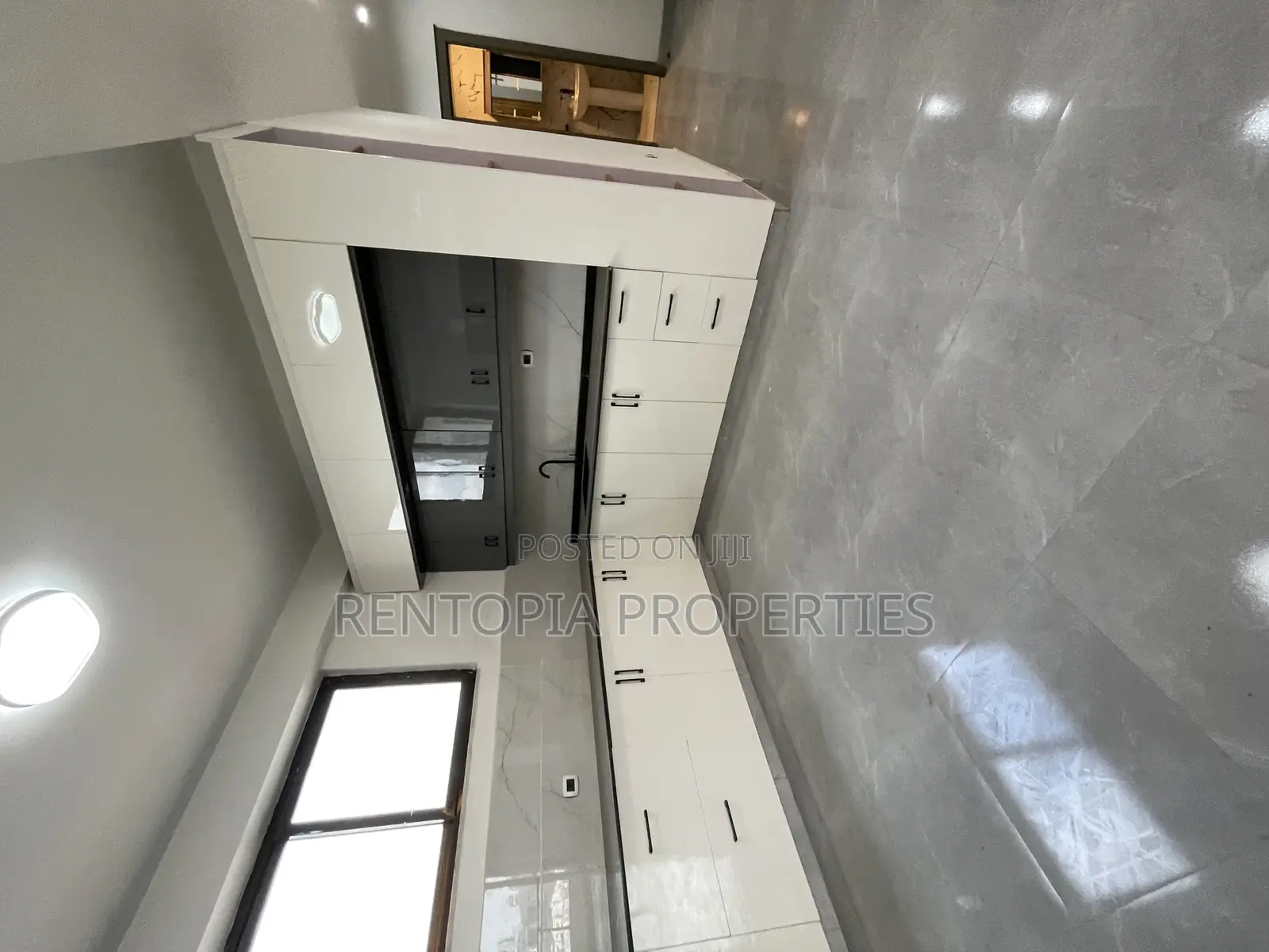 4bdrm Apartment in Yeka for rent