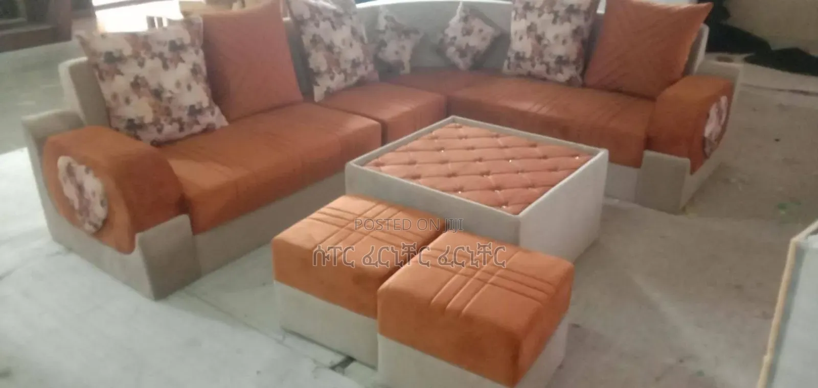 L Shaped Sofa With Teble