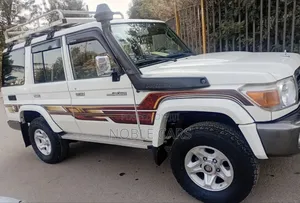 Toyota Land Cruiser 2020 White
