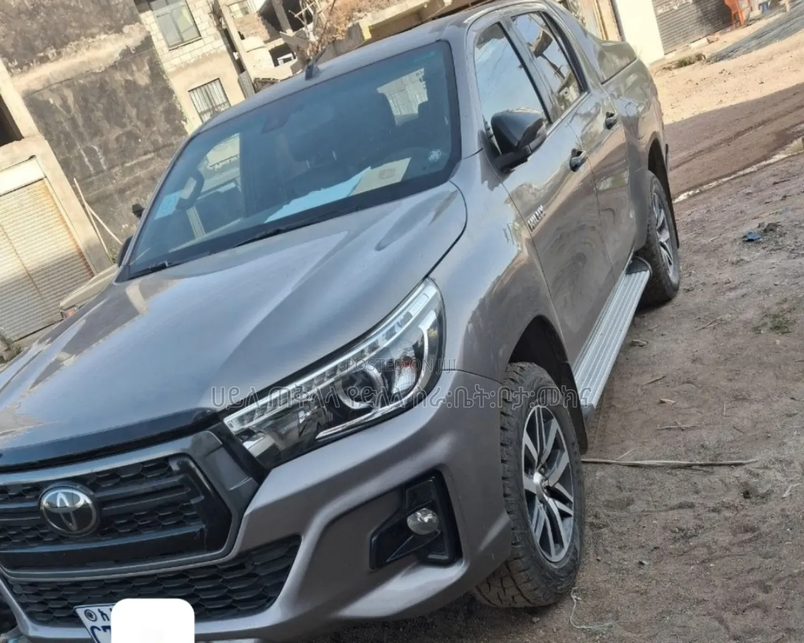 Toyota Hilux 2020 Gold