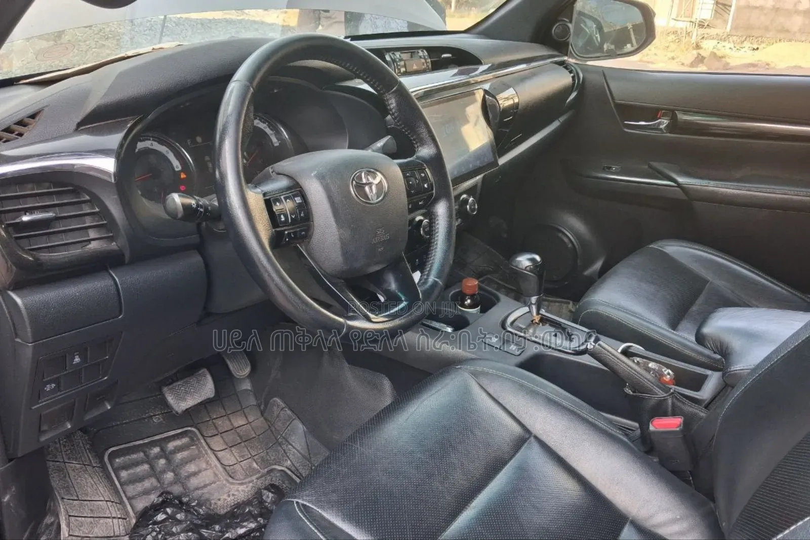 Toyota Hilux 2020 Gold