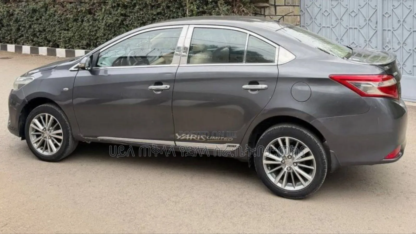 Toyota Yaris 2016 Pink