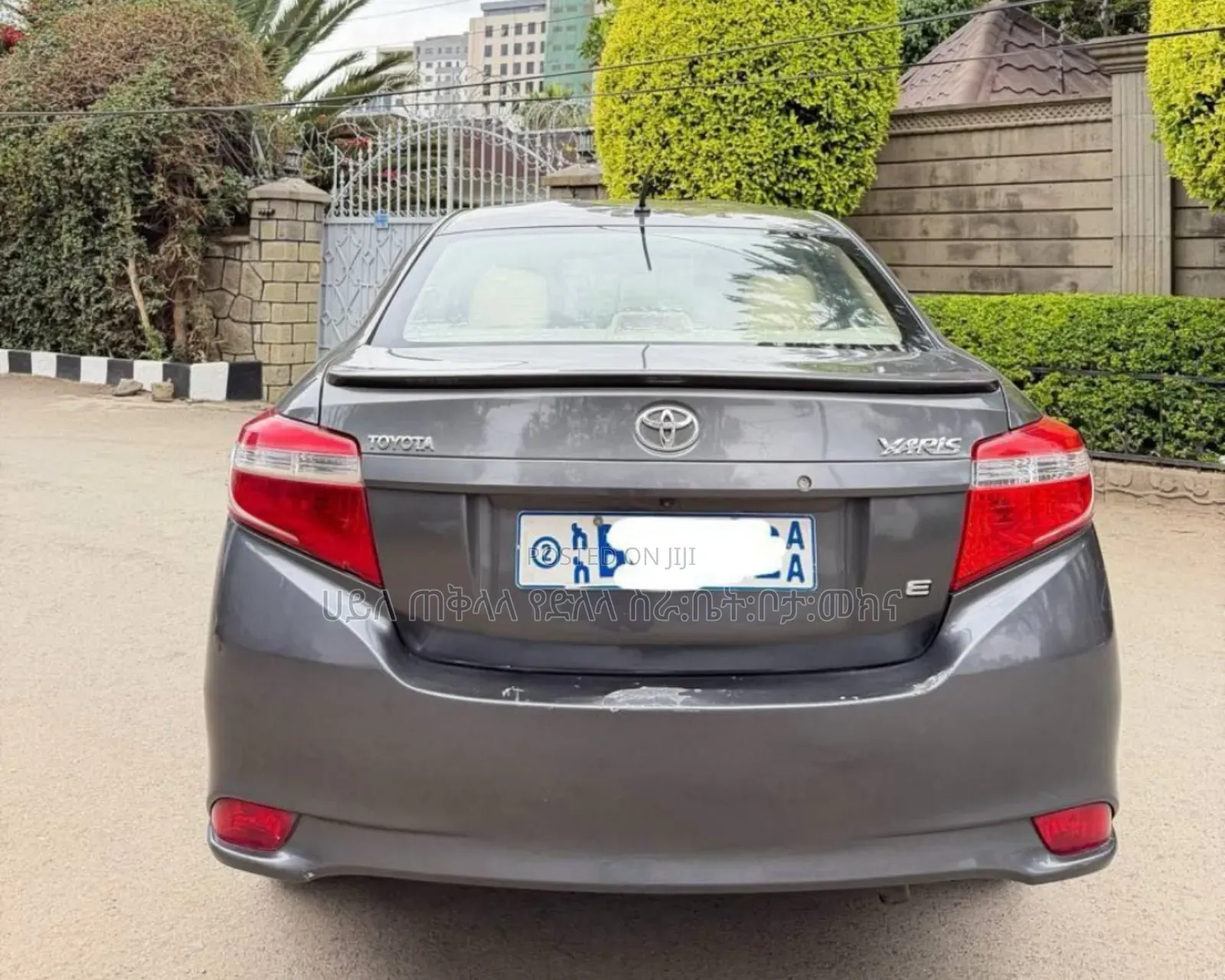 Toyota Yaris 2016 Pink