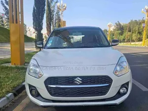 Suzuki Swift 2023 White