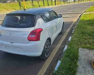 Suzuki Swift 2023 White