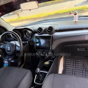 Suzuki Swift 2023 White