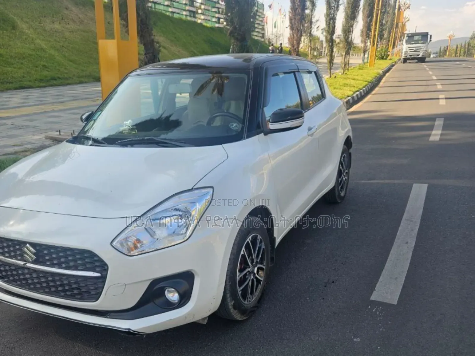 Suzuki Swift 2023 White
