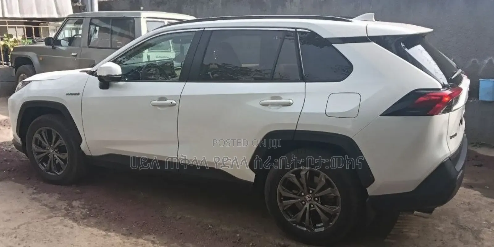 Toyota RAV4 Hybrid 2023 White